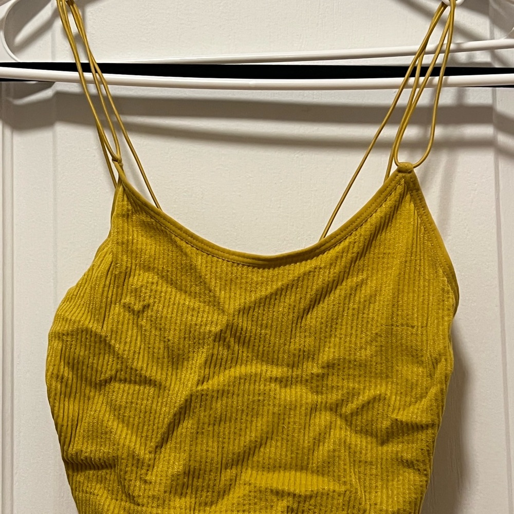 Yellow Ribbed Crop Top - Picture 3 of 4